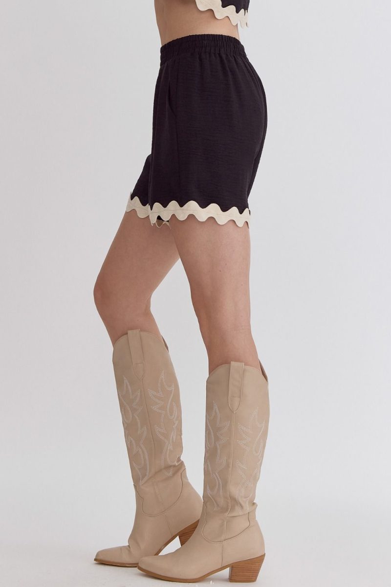 High Waisted Ric Rac Trim Shorts - Image 2